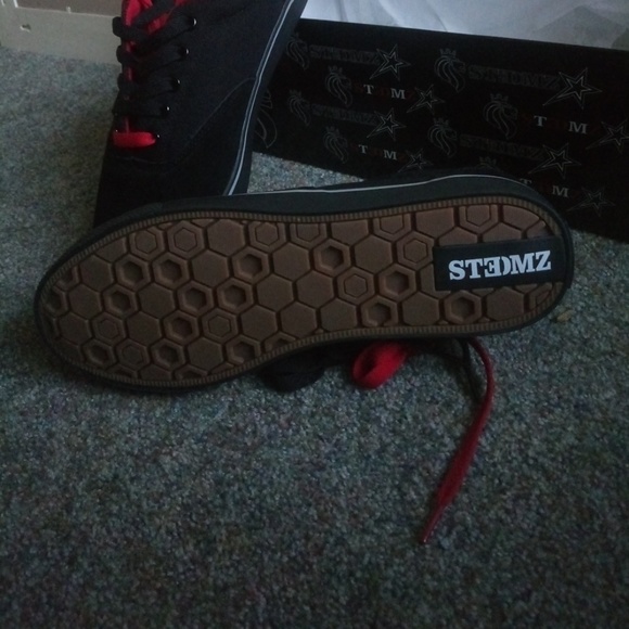 Unworn nib stedmz mens skate shoes - Picture 3 of 3